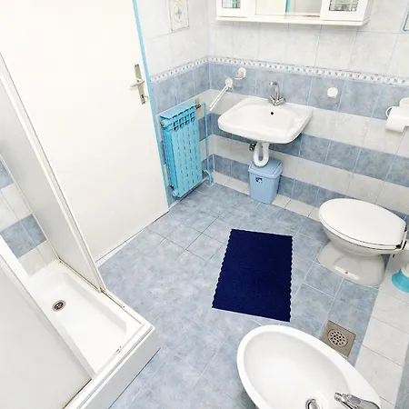 With Parking Space - Diklo, - 5880 Zadar