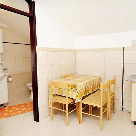 With Parking Space - Diklo, - 5880 Zadar