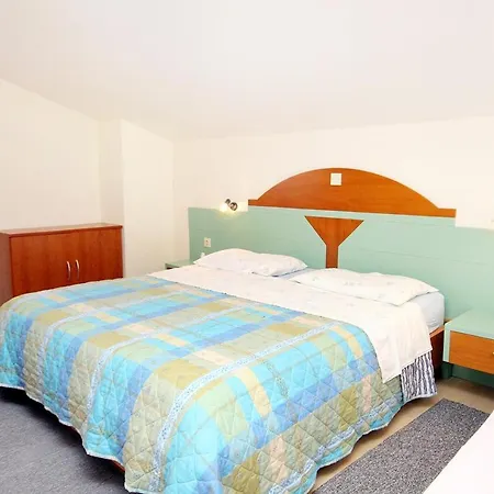 With Parking Space - Diklo, - 5880 * ザダル