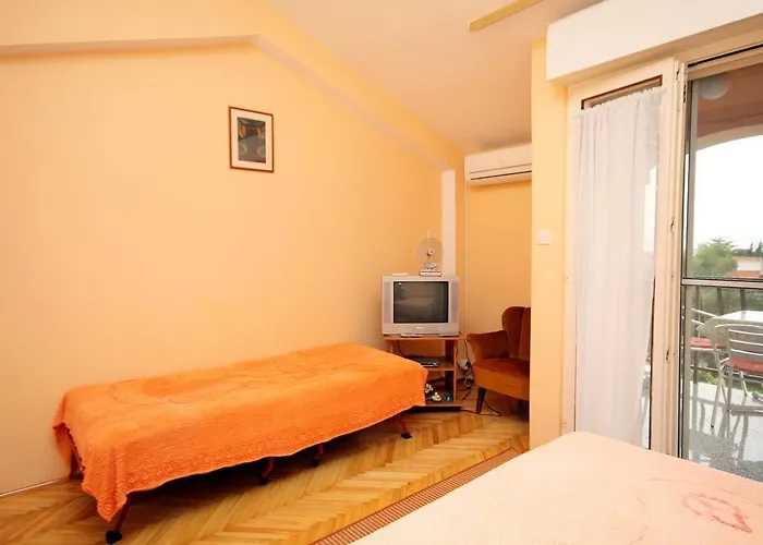 With Parking Space - Diklo, - 5880 Задар